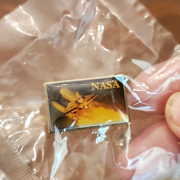 NASA Collector's Pin Lot - Picture 6 of 10